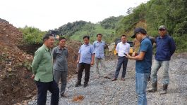 ຄະນະກຳມະການ ຄຸ້ມຄອງໄພພິບັດຂັ້ນເມືອງລົງຕິດຕາມກວດກາເສັ້ນທາງ ທີ່ຖືກຜົນກະທົບຈາກພາຍຸພັດຜ່ານ