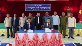 ເມືອງວຽງທອງ ຈັດພິທີປະກາດຍຸບ-ໂຮມ ມອບ-ໂອນ ວຽກງານພັກ-ລັດ ແລະ ປະກາດການຈັດຕັ້ງຂັ້ນຫົວໜ້າ-ຮອງຫົວໜ້າຫ້ອງການ