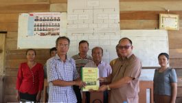 ໃນຕອນເຊົ້າຂອງວັນທີ 17 ກໍລະກົດ 2020 ທີ່ຜ່ານມານີ້ ຢູ່ຫ້ອງການບ້ານນ້ຳອ້ອນ ເມືອງໄຊຈຳພອນ ແຂວງບໍລິຄຳໄຊ ໄດ້ຈັດພິທີ ມອບ-ຮັບ ໝ້າທີ່ເລຂາຄະນະພັກຮາກຖານກຸ່ມບ້ານ ລະຫວ່າງ ສະຫາຍ ຄຳໄຊ ຕຸນາລົມ ເລຂາຄະນະພັກຮາກຖານກຸ່ມບ້ານຜູ້ເກົ່າ ແລະ ສະຫາຍ ຄູນ ໄຊຍະຈັກ [&hellip;]