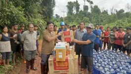 ເນື່ອງຈາກມີຝົນຕົກຕິດຕໍ່ກັນຫຼາຍວັນ ໃນທ້າຍເດືອນ ກໍລະກົດ ຫາ ຕົ້ນເດືອນສິງຫາ 2020 ຈົນເຮັດໃຫ້ເກີດມີນໍ້າຖ້ວມ, ນໍ້າຂັງຫຼາຍແຫ່ງພາຍໃນເມືອງບໍລິຄັນ ໂດຍສະເພາະ ແມ່ນຈຳນວນບ້ານຕ່າງໆລຽບຕາມແມ່ນໍ້າຊັນເທດສະບານເມືອງ ບໍລິຄັນ ແລະ ບາງບ້ານຂອງເມືອງປາກຊັນ ແມ່ນມີຫຼາຍຈຸດຖືກຖ້ວມເປັນບໍລິເວນກວ້າງ. ໃນວັນທີ 6 ສິງຫາ 2020 ນີ້ ທ່ານ [&hellip;]