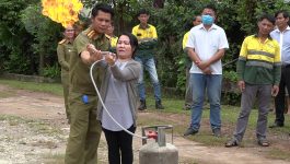 ຕອນເຊົ້າ ວັນທີ 11 ສິງຫາ 2020 ພະແນກຕໍາຫຼວດສະກັດກັ້ນ ແລະ ຕ້ານ ອັກຄີໄພ ປກສ ແຂວງ ບໍລິຄຳໄຊ ໄດ້ສືບຕໍ່ລົງເຄື່ອນໄຫວໂຄສະນາເຜີຍແຜ່ຝຶກອົບຮົມວຽກງານ ສະກັດກັ້ນ ແລະ ຕ້ານ ອັກຄີໄພ ຢູ່ບໍລິສັດ ແມ່ຂອງ ປູກຕົ້ນໄມ້ [&hellip;]