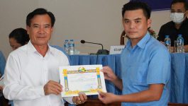ກອງປະຊຸມສະຫຼຸບຜົນການປະຕິບັດວຽກງານ 6 ເດືອນຕົ້ນປີ ລັດວິສາຫະກິດນ້ຳປະປາສາຂາແຂວງ ໄດ້ຈັດຂຶ້ນໃນວັນທີ 11 ສິງຫາ 2020 ຢູ່ຫ້ອງປະຊຸມຂອງຕົນ ໂດຍໃຫ້ກຽດເຂົ້າຮ່ວມຂອງ ທ່ານ ທອງລິດ ຟອງສີນວນ ຮອງຫົວໜ້າພະແນກໂຍທາທິການ ແລະ ຂົນສົ່ງແຂວງ ແລະ ທ່ານ ວິໄລຄອນ ພີມມະສອນ [&hellip;]