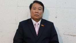 &nbsp; ເພື່ອຄວາມຮັບປະກັນໃຫ້ເມືອງທ່າພະບາດ ມີຄວາມແໜ້ນທາງດ້ານການເມືອງ, ເຂັ້ມແຂງທາງດ້ານວຽກງານປ້ອງກັນຊາດ-ປ້ອງກັນຄວາມສະຫງົບ  ອົງຄະນະພັກເມືອງທ່າພະບາດ ໄດ້ສຸມໃສ່ວຽກງານຢ່າງຮອບດ້ານ ໃຫ້ມີຄວາມເຂັ້ມແຂງຢ່າງຕໍ່ເນື່ອງ ໂດຍສະເພາະແມ່ນວຽກງານວຽກງານປ້ອງກັນຊາດ-ປ້ອງກັນຄວາມສະຫງົບ ກໍ່ແມ່ນຍຸດທະສາດອັນໜື່ງ ທີ່ເມືອງທ່າພະບາດຕອ້ງໄດ້ໃຫ້ຄວາມສຳຄັນເປັນພິເສດ ດັ່ງ ທ່ານ ປອ ດວງຕາ ມໍລະຄາສຸກ ກຳມະການພັກແຂວງ ເລຂາພັກເມືອງ-ເຈົ້າເມືອງ ທັງເປັນປະທານປ້ອງກັນຊາດ-ປ້ອງກັນຄວາມສະຫງົບຂັ້ງເມືອງທ່າພະບາດ ໄດ້ໃຫ້ສຳພາດ ໃນວັນທີ [&hellip;]
