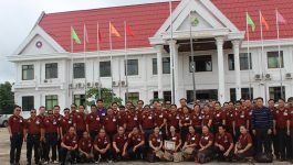 ໃນວັນທີ 11 ສິງຫາ 2020 ນັກສຶກສາຊັ້ນສູງ ລະບົບເລັ່ງລັດ 5 ເດືອນ ຮຸ່ນທີ 16 ຂອງສະຖາບັນການເມືອງການປົກຄອງແຫ່ງຊາດ ໄດ້ລົງເຄື່ອນໄຫວທັດສະນະສຶກສາ ຢູ່ເມືອງທ່າພະບາດ ໂດຍການນຳພາຂອງທ່ານ ແສງແກ້ວ ວົງລໍາພັນ ຮອງກົມຄຸ້ມຄອງການຮຽນ-ການສອນ ຂອງສະຖາບັນການເມືອງການປົກຄອງ, ໃຫ້ກຽດຕ້ອນຮັບໂດຍ ທ່ານ [&hellip;]