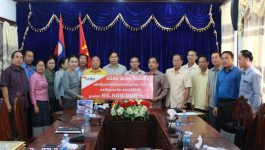 ເພື່ອເປັນການສ້າງຂະບວນການ ແລະ ຊຸກຍູ້ກອງປະຊຸມໃຫຍ່ ອົງຄະນະພັກແຂວງບໍລິຄຳໄຊ ຄັ້ງທີ 7 ທີ່ຈະໄຂຂຶ້ນໃນມໍ່ໆນີ້ ໃຫ້ເປັນຂະບວນການຟົດຟື້ນ ມີຄວາມໝາຍສຳຄັນ, ຕອນເຊົ້າວັນທີ 10 ກັນຍາ 2020 ທີ່ຫ້ອງວ່າການປົກຄອງແຂວງ 3 ບໍລິສັດເຄືອຂ່າຍໂທລະຄົມ ສາຂາແຂວງບໍລິຄຳໄຊ ໄດ້ມອບເງິນ 130 ລ້ານກ່ວາກີບ [&hellip;]