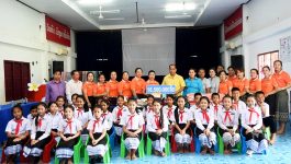 ເພື່ອເປັນການຂ່ຳນັບຮັບຕ້ອນ ກອງປະຊຸມໃຫຍ່ ຄັ້ງທີ VII ຂອງອົງຄະນະພັກແຂວງບໍລິຄຳໄຊ ທີ່ຈະໄດ້ຈັດຂຶ້ນໃນມໍ່ໆນີ້ ໃນວັນທີ 15 ກັນຍາ 2020 ກອງທຶນໜຶ່ງດວງໃຈບໍລິຄຳໄຊຊ່ວຍເຫຼືອສັງຄົມ ນຳໂດຍທ່ານ ນາງ ແອງ ໄຊສົງຄາມ ປະທານກອງທຶນ ພ້ອມຄະນະ ໄດ້ນຳເອົາອຸປະກອນປະກອບໃນການສະແດງສີລະປະ ມາມອບໃຫ້ສູນວັດທະນະທຳເດັກ ພະແນກຖະແຫຼງຂ່າວ, [&hellip;]