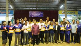 ການແຂ່ງຂັນກິລາເປຕັງ ເພື່ອຂ່ຳນັບຮັບຕ້ອນ ກອງປະຊຸມໃຫຍ່ ຄັ້ງທີ VII ຂອງອົງຄະນະພັກແຂວງບໍລິຄຳໄຊ ໄດ້ຈັດຂຶ້ນໃນຕອນເຊົ້າຂອງວັນທີ 17 ກັນຍາ ແລະ ສຳເລັດລົງ ໃນຕອນແລງຂອງວັນທີ 18 ກັນຍາ 2020 ຢູ່ເດີ່ນກິລາເປຕັງຂອງແຂວງ ເປັນກຽດເຂົ້າຮ່ວມຂອງທ່ານ ວັນວິໄລ ແດນພູຫຼວງ ຄະນະປະຈຳພັກແຂວງ [&hellip;]