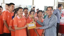 ເພື່ອເປັນການສ້າງຂະບວນການຂ່ຳນັບຮັບຕ້ອນ ກອງປະຊຸມໃຫຍ່ ຄັ້ງທີ VII ຂອງອົງຄະນະພັກແຂວງບໍລິຄຳໄຊ ທີ່ຈະໄດ້ຈັດຂຶ້ນໃນມໍ່ໆນີ້ ໃຫ້ເປັນຂະບວນຟົດຟື້ນ ແລະ ມີຄວາມໝາຍຄວາມສຳຄັນ ມາໃນຕອນເຊົ້າຂອງວັນທີ 16 ກັນຍາ 2020 ຢູ່ເດີ່ນກິລາເປຕັງຂອງແຂວງ ໄດ້ຈັດງານແຂ່ງຂັນເຕັ້ນແອໂລບິກຂຶ້ນ ເປັນກຽດເຂົ້າຮ່ວມຂອງທ່ານ ປອ ສຸວັນນີ ໄຊຊະນະ ປະທານສະພາປະຊາຊົນແຂວງບໍລິຄຳໄຊ [&hellip;]