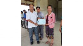   ເພື່ອເປັນການຊຸກຍູ້ ຄະນະພັກຮາກຖານ ກຸ່ມບ້ານທົ່ງແຄະ ເມືອງຄຳເກີດ ແຂວງບໍລິຄຳໄຊ ທີ່ເຄື່ອນໄຫວວຽກງານ, ຕາມພາລະບົດບາດ, ສິດ ແລະ ໜ້າທີ່ຂອງຕົນ, ທ່ານ ວິໄລ ສີສະມຸດ ຮອງເລຂາພັກເມືອງ ປະທານກວດກາພັກ-ລັດເມືອງ ພ້ອມຄະນະ ໄດ້ລົງພົບປະຄະນະພັກຮາກຖານກຸ່ມທົ່ງແຄະ ທີ່ສະໂມສອນບ້ານທົ່ງແຄະ ໃນວັນ [&hellip;]