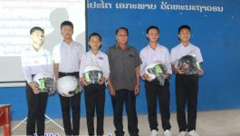 ຕອນບ່າຍ ວັນທີ 13 ຕຸລາ 2020 ຢູ່ສະໂມສອນ ມໍຕົ້ນ ໂພສີ ເມືອງປາກຊັນ ແຂວງບໍລິຄຳໄຊ ທິມງານໂຄສະນາລະບຽບການສັນຈອນທາງບົກ ໄດ້ຈັດການເຜີຍແຜ່ລະບຽບຈະລາຈອນ ໃຫ້ນ້ອງໆນັກຮຽນ ມໍ 3 – 4 ໂດຍການນຳທິມຂອງທ່ານ ບຸນທໍາ ຄໍາມະວົງ [&hellip;]