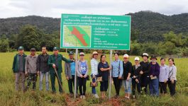   ໃນຕອນເຊົ້າຂອງວັນທີ 16 ຕຸລາ 2020 ທ່ານ ຂັນມີໄຊ ມີພິມວົງ ຮອງຫົວໜ້າຂະແໜງປ່າໄມ້, ທ່ານ ດຳ ເພີນຈິດ ຫົວໜ້າຫ້ອງການກະສິກຳ ແລະ ປ່າໄມ້ ເມືອງປາກກະດິງ ແຂວງບໍລິຄຳໄຊ ໄດ້ນຳພາອ້າຍນ້ອງວິຊາການຈາກແຂວງ ແລະ ເມືອງ [&hellip;]