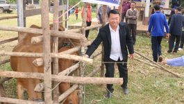 ໃນວັນທີ 11 ພະຈິກ 2020 ຢູ່ສະໂມສອນບ້ານນໍ້າປາ ເມືອງບໍລິຄັນ ແຂວງບໍລິຄຳໄຊ ໄດ້ຈັດພິທີ ສັກຢາປ້ອງກັນພະຍາດສັດ ຂື້ນ, ໃຫ້ກຽດເຂົ້າຮ່ວມຂອງທ່ານ ທອງໃບ ທອງໃສ ຮອງເຈົ້າເມືອງ, ທ່ານ ສົມຫັວງ ແກ້ວວົງວິຈິດ ຮອງພະແນກກະສິກໍາ ແລະ ປ່າໄມ້ແຂວງ, [&hellip;]