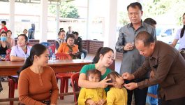 ໃນວັນທີ 23 ພະຈິກ 2020 ຢູ່ທີ່ຫ້ອງການບ້ານໃຫຍ່ໜອງປອ໋ງ ເມືອງຄຳເກີດ ແຂວງບໍລິຄຳໄຊ ໄດ້ຈັດກິດຈະກຳໃຫ້ວັກຊິນກັນພະຍາດໂປຼລິໂອ, ໝາກແດງໃຫຍ່, ໝາກແດງນ້ອຍ ສຳລັບເດັກນ້ອຍລຸ່ມອາຍຸ 5 ປີ, ໂດຍໃຫ້ກຽດເຂົ້າຮ່ວມຂອງທ່ານ ຜາສຸກ ຈູມມາລາວົງ ຮອງເຈົ້າເມືອງຄຳເກີດ. ທ່ານ ດຣ ອ່ອນສີ [&hellip;]