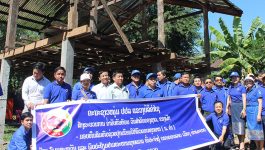   ເພື່ອເປັນການແບ່ງເບົາບັນເທົາທຸກ ໃຫ້ແກ່ຄອບຄົວທຸກຍາກ ທີ່ຍັງບໍ່ທັນພົ້ນທຸກ ໄດ້ມີຊີວິດດີຂຶ້ນກ່ວາເກົ່າ ໃນວັນທີ 18 ພະຈິກ 2020 ຄະນະບໍລິຫານງານຊາວໜຸ່ມແຂວງບໍລິຄໍາໄຊ ນໍາໂດຍ ທ່ານ ທອງມະນີ ໂຄດປັນຍາ ເລຂາຄະນະບໍລິຫານງານຊາວໜຸ່ມແຂວງ, ທ່ານ ພູວົງ ພິມມະສອນ ຮອງເລຂາພັກເມືອງ, ພ້ອມດ້ວຍຄະນະບໍລິຫານງານຊາວໜຸ່ມ [&hellip;]