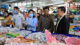ເພື່ອເປັນການປົກປ້ອງຜູ້ຊົມໃຊ້ສິນຄ້າ ໃນລະຫວ່າງວັນທີ 23 ຫາ 26 ທັນວາ 2020 ເຈົ້້າໜ້າທີ່ໜ່ວຍງານການຄ້າພາຍໃນ ຂອງຫ້ອງການອຸດສະຫະກຳ ແລະ ການຄ້າເມືອງປາກຊັນ ນຳໂດຍ ທ່ານ ວັດທະນາ ສຸກສາຄອນ ສົມທົບກັບເຈົ້າໜ້າຂະແໜງການການຄ້າແຂວງ, ແລະ ຫ້ອງການທີ່ກ່ຽວຂ້ອງຂອງເມືອງ ໄດ້ລົງເຄື່ອນໄຫວກວດກາສິນຄ້າໝົດອາຍຸ ຢູ່ເທດສະບານເມືອງປາກຊັນ [&hellip;]