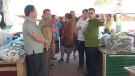   ໃນວັນທີ່ 8 ທັນວາ 2020 ຢູ່ຫ້ອງການບ້ານພູຄໍາ ເມືອງບໍລິຄັນ ແຂວງບໍລິຄຳໄຊ ຫ້ອງການອຸດສາະກໍາ-ການຄ້າເມືອງບໍລິຄັນ ໄດ້ລົງເຜີຍແຜ່ກົດລະບຽບການນໍາໃຊ້ ແລະ ປົກປັກຮັກສາຕະຫຼາດບ້ານພູຄໍາ ໂດຍໃຫ້ກຽດເຂົ້າຮ່ວມຂອງທ່ານ ທອງໃບ ທອງໃສ ຮອງເຈົ້າເມືອງ. ທ່ານ ອີນແປງ ຍວນຄໍາ ຮອງຫົວໜ້າຫ້ອງການອຸດສາຫະກໍາ-ການຄ້າເມືອງ [&hellip;]
