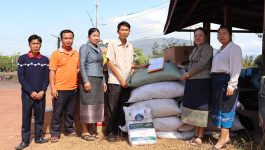   ໃນຕອນເຊົ້າວັນທີ 30 ທັນວາ 2020  ເມືອງປາກກະດິງ ໄດ້ຮັບເຄື່ອງຊ່ວຍເຫຼືອຕ້ານໄພໜາວ ຈາກພະແນກແຮງງານ ແລະ ສະຫວັດດີການສັງຄົມ ແຂວງບໍລິຄຳໄຊ ເພື່ອນຳໄປຊ່ວຍເຫຼືອແກ່ຄອບຄົວທີ່ຍັງທຸກຍາກ ແລະ ອານາຖາ ຢູ່ພາຍໃນເມືອງ ເປັນການບັນເທົາທຸກ ແລະ ຊ່ວຍຕ້ານໄພໜາວໃຫ້ກັບຄອບຄົວທີ່ຍັງຂາດເຂີນ. ເຄື່ອງຊ່ວຍເຫຼືອທີ່ເມືອງປາກກະດິງໄດ້ຮັບໃນຄັ້ງນີ້ ມີ: [&hellip;]