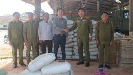   ໃນຕອນເຊົ້າ ຂອງວັນທີ 15 ທັນວາ 2020 ຢູ່ກອງບັນຊາການ ປກສ ເມືອງວຽງທອງ, ແຂວງ ບໍລິຄໍາໄຊ ທາງໂຮງງານປຸງແຕ່ງໄມ້ ນາງ ສຸດໃຈ ບ້ານທ່າແພ ໄດ້ນໍາເອົາຊີມັງ ຈໍານວນ 10 ໂຕ່ນ ຄິດເປັນມູນຄ່າ [&hellip;]