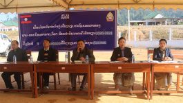 ໃນຕອນເຊົ້າຂອງວັນທີ 9 ທັນວາ 2020 ຢູ່ໂຮງຮຽນປະຖົມສົມບູນ ຫ້ວຍຫອຍ, ເມືອງວຽງທອງ, ແຂວງບໍລິຄໍາໄຊ ໄດ້ຈັດກິດຈະກໍາ ຖາມ-ຕອບ ວິທະຍາສາດ, ສີລະປະວັນນະຄະດີ ໂຮງຮຽນປະຖົມເຂດຜາທອງ ສົກຮຽນ 2020-2021 ໂດຍເປັນກຽດເຂົ້າຮ່ວມຂອງ ທ່ານ ບົວພັນ ອິນຄໍາມະວົງ ຮອງເຈົ້າເມືອງວຽງທອງ. [&hellip;]