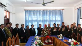 ເພຶ່ອເປັນການສະແດງຄວາມຮູ້ບຸນຄູນ ຄຸນງາມຄວາມດີ ຕໍ່ກັບກໍາລັງປ້ອງກັນຊາດ ທີ່ໄດ້ເອົາໃຈໃສຈັດຕັ້ງປະຕິບັດວຽກງານຂອງຕົນ ເຮັດໃຫ້ແຂວງບໍລິຄໍາໄຊ ສືບຕໍ່ມີສະຖຽນລະພາບ ທາງດ້ານການເມືອງຢ່າງໜັກແໜ້ນ ສັງຄົມມີຄວາມສະຫງົບສຸກຈະເລີນສີວິໄລ ຕະຫຼອດໄລຍະຜ່ານມາ ໃນວັນທີ 19 ມັງກອນ 2021 ທ່ານ ປອ ກອງແກ້ວ ໄຊສົງຄາມ ເຈົ້າແຂວງບໍລິຄໍາໄຊ ພ້ອມດ້ວຍຄະນະ ໄດ້ນຳເອົາກະຕ່າດອກໄມ້ [&hellip;]