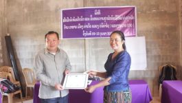   ໃນຕອນເຊົ້າຂອງວັນທີ 12 ກຸມພາ 2021, ທີ່ຫ້ອງການບ້ານນາຫາດ ເມືອງຄຳເກີດ ແຂວງບໍລິຄຳໄຊ ໄດ້ຈັດພິທີປິດບັ້ນຝຶກອົບຮົມເຕັກນິກ ແລະ ຂັ້ນຕອນການປູກຜັກອິນຊີ ໃຫ້ແກ່ກຸ່ມປູກຜັກ ໂດຍໃຫ້ກຽດເຂົ້າຮ່ວມຂອງທ່ານ ສົມພົນເພັງ ລາດສະສົມບັດ ຫົວໜ້າຫ້ອງການກະສິກໍາ ແລະ ປ່າໄມ້ເມືອງ, ມີຄູຝຶກມາຈາກສະຫະກອນອິນຊີແຂວງຊຽງຂວາງ, ການຈັດຕັ້ງບ້ານ [&hellip;]