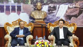 ໃນວັນທີ 31 ມີນາ 2021 ຢູ່ຫ້ອງຮັບຮອງຂອງແຂວງ ທ່ານ ປອ ກອງແກ້ວ ໄຊສົງຄາມ ເຈົ້າແຂວງບໍລິຄຳໄຊ ໄດ້ເປັນກຽດຕ້ອນຮັບທ່ານ ພຸດທະໄຊ ສີວິໄລ ຮອງຜູ້ວ່າການທະນາຄານແຫ່ງ ສປປ ລາວ ພ້ອມດ້ວຍຄະນະ ເນື່ອງໃນໂອກາດມາຢ້ຽມຍາມ ແລະ ເຮັດວຽກຢູ່ແຂວງບໍລິຄຳໄຊ. [&hellip;]