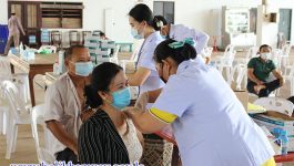 ຂະບວນການສັກວັກຊີນກັນພະຍາດໂຄວິດ-19 ເຂັມທີ 2 ໄດ້ຈັດຂຶ້ນໃນວັນທີ 24 ພຶດສະພາ 2021 ຢູ່ເດີ່ນເປຕັງຂອງແຂວງ ບ້ານຫົງໄຊ ເມືອງປາກຊັນ ພະນັກງານ-ລັດຖະກອນ ແລະ ພໍ່ແມ່ປະຊາຊົນບັນດາເຜົ່າ ພ້ອມພຽງກັນເຂົ້າຮ່ວມຮັບວັກຊີນກັນພະຍາດໂຄວິດ-19. ຈາກການໃຫ້ສຳພາດ ທ່ານ ນາງ ດຣ ບັນລຽງ ວໍລະສານ [&hellip;]