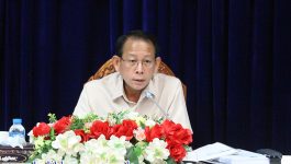 ກອງປະຊຸມປຶກສາຫາລື ກ່ຽວກັບວຽກງານຄຸ້ມຄອງປ້າຍໂຄສະນາ ໃນເທດສະບານເມືອງປາກຊັນ ໄດ້ຈັດຂຶ້ນໃນວັນທີ 25 ມິຖຸນາ 2011 ຢູ່ຫ້ອງປະຊຸມຫ້ອງວ່າການແຂວງ ເປັນກຽດເຂົ້າຮ່ວມໂດຍ ທ່ານ ຄຳແຫວນ ປັນຍານຸວົງ ຮອງເຈົ້າແຂວງບໍລິຄຳໄຊ. ໃນກອງປະຊຸມ ໄດ້ຮັບຟັງລາຍງານການຈັດຕັ້ງປະຕິບັດການອອກອະນຸຍາດ, ການຄຸ້ມຄອງ ແລະ ເກັບລາຍຮັບຄ່າທຳນຽມປ້າຍ ພາຍໃນເທດສະບານເມືອງປາກຊັນ ເຫັນວ່າ [&hellip;]
