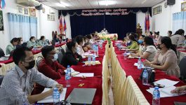 ກອງປະຊຸມ ສະຫຼຸບການເຄື່ອນໄຫວວຽກງານຂອງໜ່ວຍງານ ປະສູດ-ພະຍາດຍິງ, ແມ່ ແລະ ເດັກ ໂຮງໝໍແຂວງບໍລິຄຳໄຊ 6 ເດືອນຕົ້ນປີ 2021 ໄດ້ຈັດຂຶ້ນໃນວັນທີ 27 ກໍລະກົດ 2021 ຢູ່ຫ້ອງປະຊຸມພະແນກສາທາລະນະສຸກແຂວງ ໂດຍການເປັນປະທານຂອງທ່ານ ດຣ ສອນໄຊ ປັນຍານຸວົງ ກຳມະການພັກແຂວງ [&hellip;]