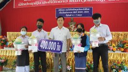 ພິທີມອບ ລາງວັນກິລານັກຮຽນມັດທະຍົມສຶກສາ ແລະ ນັກຮຽນເກັ່ງຂັ້ນແຂວງ ທົ່ວເມືອງທ່າພະບາດ ສົກປີ 2020-2021 ໄດ້ຈັດຂຶ້ນໃນວັນທີ 6 ກໍລະກົດ 2021 ຢູ່ຫ້ອງປະຊຸມປົກຄອງເມືອງທ່າພະບາດ ໃຫ້ກຽດເຂົ້າຮ່ວມພິທີມອບໂດຍ ທ່ານ ຄໍາປຸ່ນ ສີຫາລາດ ຮອງເຈົ້າເມືອງທ່າພະບາດ ມີຫົວໜ້າຫ້ອງການ, ຄະນະຫ້ອງການສຶກສາທິການ ແລະ [&hellip;]