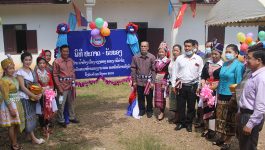 ໃນຕອນເຊົ້າວັນທີ 20 ສິງຫາ 2021 ບ້ານໃຫຍ່ນໍ້າຢ້າງ, ເມືອງວຽງທອງ, ແຂວງບໍລິຄໍາໄຊ ໄດ້ຈັດພິທີປະກາດຮັບຮອງ ບ້ານໃຫຍ່ນໍ້າຢ້າງ ເປັນບ້ານພັດທະນາດ້ານແຮງງານ ແລະ ສະຫວັດດີການສັງຄົມ ຂື້ນຢູ່ຫ້ອງການບ້ານດັ່ງກ່າວ ໂດຍເປັນກຽດເຂົ້າຮ່ວມຂອງ ທ່ານ ບົວພັນ ອິນຄໍາມະວົງ ຮອງເຈົ້າເມືອງວຽງທອງ. ບ້ານໃຫຍ່ນໍ້າຢ້າງ ປະກອບມີ [&hellip;]