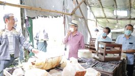ໃນຕອນເຊົ້າວັນທີ 9 ກັນຍາ 2021 ທີ່ຫ້ອງປະຊຸມ ຫ້ອງວ່າການເມືອງຄໍາເກີດ ແຂວງບໍລິຄຳໄຊ ໄດ້ຈັດກອງປະຊຸມປຶກສາຫາລື ການລົງເຄື່ອນໄຫວ ຕິດຕາມ ກວດກາ ແລະ ຊຸກຍູ້ບັນດາໂຄງການຊອກຄົ້ນ-ສໍາຫລວດ ແລະ ຂຸດຄົ້ນແຮ່ທາດ ທີ່ເມືອງຄໍາເກີດ ພາຍໃຕ້ການເປັນປະທານຂອງທ່ານ ປອ ສຸວັນນີ ໄຊຊະນະ [&hellip;]