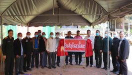 ໃນວັນທີ 11 ພະຈິກ 2021 ຢູ່ບ້ານນໍ້າກ້າງ ເມືອງວຽງທອງ ແຂວງບໍລິຄໍາໄຊ ໄດ້ຈັດພິທີປະກາດຮັບຮອງຄອບຄົວ ແລະ ບ້ານນໍ້າກ້າງ ເປັນບ້ານປ້ອງກັນຊາດເຂັ້ມແຂງ ໂດຍເປັນກຽດເຂົ້າຮ່ວມຂອງ ທ່ານ ຄໍາມອນ ໄຊພົມມີ ຮອງເລຂາພັກເມືອງວຽງທອງ ຜູ້ຊີ້ນໍາວຽກງານພັກ-ພະນັກງານ, ທ່ານ ພັທ ສົມພົງ [&hellip;]