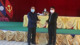        ຕອນເຊົ້າຂອງວັນທີ 9 ທັນວາ 2021 ຢູ່ຫ້ອງປະຊຸມຫ້ອງວ່າການເມືອງວຽງທອງ, ແຂວງບໍລິຄໍາໄຊ ໄດ້ຈັດພິທີ ມອບກອງທຶນລ້ຽງງົວ ໂຄງການຮ່ວມມືພັດທະນາຊາຍແດນລາວ-ຫວຽດນາມ ກຸ່ມບ້ານທອງມີໄຊ, ເມືອງວຽງທອງ ໂດຍເປັນກຽດເຂົ້າຮ່ວມຂອງ ທ່ານ ວັນວິໄລ ແດນພູຫຼວງ ຮອງເລຂາພັກແຂວງ, ຜູ້ຊີ້ນໍາວຽກງານພັກ-ພະນັກງານຂັ້ນແຂວງ, ມີຄະນະປະຈໍາພັກເມືອງວຽງທອງ, ພະແນກການທີ່ກ່ຽວຂ້ອງຂັ້ນແຂວງ-ຂັ້ນເມືອງ [&hellip;]