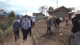 ຮອງເຈົ້າແຂວງ ບໍລິຄຳໄຊ ລົງຕິດຕາມກວດກາການກໍ່ສ້າງທາງເປຕົ່ງ ບ້ານ ນາຫາດ ເມືອງ ຄຳເກີດ