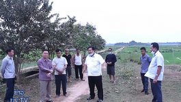 ເຈົ້າເມືອງ ທ່າພະບາດ ລົງຊຸກຍູ້ແກ້ໄຂ ການຜະລິດ ເຮັດນາແຊງ