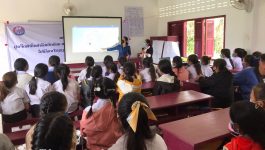 ໃນລະຫວ່າງວັນທີ 17-18 ມີນາ 2022 ສະຫະພັນແມ່ຍິງແຂວງບໍລິຄຳໄຊ ສົມທົບກັບສະຫະພັນແມ່ຍິງເມືອງວຽງທອງ ຈັດກອງປະຊຸມຝຶກອົບຮົມ ປູກຈິດສຳນຶກສຳລັບເດັກນ້ອຍ ແລະ ຊາວໜຸ່ມກ່ຽວກັບບັນຫາບົດບາດຍິງ – ຊາຍ ຢູ່ໂຮງຮຽນມັດຖະຍົມຕອນຕົ້ນ ບ້ານນໍ້າກ້າງ ແລະ  ບ້ານຫ້ວຍຫອຍ ເມືອງວຽງທອງ, ນຳພາໂດຍ ທ່ານ ນາງ [&hellip;]