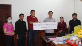 ໃນຕອນວັນທີ 21 ເມສາ ຜ່ານມານີ້ ຢູ່ທີ່ຫ້ອງວ່າການເມືອງ ທ່າພະບາດ ທ່ານ ກົງທອງ ພິມສະຫວັນ ບໍລິສັດໂມ້ມີ້ນ ພັດທະນາຈໍາກັດ ໄດ້ມອບເງິນ ຈໍານວນ 38.000.000 ກີບ ໃຫ້ອົງການປົກຄອງ ເມືອງທ່າພະບາດ ເພື່ອໝູນໃຊ້ເຂົ້າໃນວຽກງານວິຊາສະເພາະດ້ານຕ່າງໆຂອງເມືອງ  ເປັນກຽດກ່າວຮັບໂດຍ ທ່ານ [&hellip;]