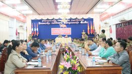  ໃນຕອນເຊົ້າຂອງວັນທີ 24 ພຶດສະພາ 2022 ທີ່ຫ້ອງປະຊຸມຫ້ອງວ່າການເມືອງຄໍາເກີດ ແຂວງບໍລິຄຳໄຊ ໄດ້ຈັດພິທີມອບ – ຮັບໃບຢັ້ງຢືນ ບ້ານປ້ອງກັນຄວາມສະຫງົບດີ ໃຫ້ບ້ານທີ່ໄດ້ຮັບນາມມະຍົດ 3 ປີ ຈໍານວນ 54 ບ້ານ ແລະ ສ້າງບ້ານປ້ອງກັນຄວາມສະຫງົບປີ 2021 ຈໍານວນ [&hellip;]