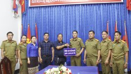 ຕອນເຊົ້າ ວັນທີ 28 ເມສາ 2022  ຫລາຍພາກສ່ວນ ໄດ້ມອບເງີນຊຸກຍູ້ຊາວໜຸ່ມຮາກຖານກອງບັນຊາການ ປກສ ແຂວງບໍລິຄໍາໄຊ, ໃນນີ້ມີ ບໍລິສັດ ລາວຈະເລີນການຄ້າ ຈໍານວນ 2.000.000 ກີບ, ບໍລິສັດ ອະນຸລັກ ການໄຟຟ້າ ຈໍາກັດ  1.400.000 [&hellip;]