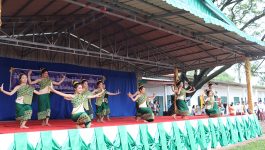 ງານປະກວດສິລະປະ ນັກຮຽນມັດທະຍົມສຶກສາທົ່ວແຂວງ ບໍລິຄໍາໄຊ ຄັ້ງທີ 5 ທີ່ເມືອງ ປາກກະດິງ ໄດ້ຮັບກຽດເປັນເຈົ້າພາບ ໄດ້ຈັດຂື້ນ ແລະ ສຳເລັດລົງໃນຕອນເຊົ້າວັນທີ 24 ພຶດສະພາ 2022 ຢູ່ທີ່ໂຮງຮຽນມັດທະຍົມສຶກສາຕອນຕົ້ນໂພນສີ, ໂດຍການເປັນປະທານຂອງທ່ານ ຄໍາແຫວນ ປັນຍານຸວົງ ຮອງເຈົ້າແຂວງບໍລິຄໍາໄຊ ຜູ້ຊີ້ນໍາຂົງເຂດວັດທະນະທຳ [&hellip;]