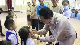 ເດັກນ້ອຍແມ່ນໜໍ່ແໜງຂອງປະເທດຊາດ ຊຶ່ງແມ່ນກຳລັງສືບທອດອັນແຂງແກ່ນຂອງປະເທດຊາດໃນອານາຄົດ, ໃນຕອນເຊົ້າຂອງວັນທີ 03 ມິຖຸນາ 2022 ຢູ່ສະໂມສອນໃຫຍ່ຂອງແຂວງບໍລິຄຳໄຊ ໄດ້ຈັດກິດຈະກຳສະເຫຼີມສະຫຼອງວັນເດັກນ້ອຍສາກົນຂຶ້ນ ໂດຍເປັນກຽດເຂົ້າຮ່ວມ ຂອງ  ປອ ກອງແກ້ວ ໄຊສົງຄາມ ເຈົ້າແຂວງບໍລິຄຳໄຊ, ທ່ານ ຄຳແຫວນ ປັນຍານຸວົງ ຮອງເຈົ້າແຂວງ, ມີບັນດາການນຳຂັ້ນແຂວງ, ເມືອງ ແລະ [&hellip;]