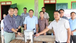 ຕອນເຊົ້າຂອງວັນທີ 21 ມິຖຸນາ 2022 ຢູ່ທີ່ຫ້ອງການບ້ານນາຫາດ ເມືອງຄຳເກີດ ແຂວງບໍລິຄຳໄຊ ໄດ້ຈັດພິທີມອບ – ຮັບເຕົາຟືນ – ຖ່ານ ໃຫ້ແກ່ປະຊາຊົນບ້ານນາຫາດ ໂດຍການເຂົ້າຮ່ວມຂອງ ທ່ານ ບຸນຍອດ ລໍວັນໄຊ ຮອງຫົວໜ້າພະແນກແຜນການ ແລະ ການລົງທຶນແຂວງ, [&hellip;]