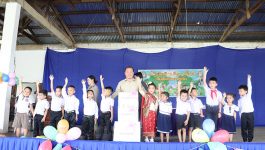 ໃນຕອນເຊົ້າຂອງວັນທີ 1 ມິຖຸນາ 2022 ນີ້ ທີ່ສະໂມສອນ ໂຮງຮຽນ ມສ ນະຄອນໄຊ ໄດ້ຈັດພິທີສະເຫຼີມສະຫຼອງວັນເດັກນ້ອຍສາກົນຂຶ້ນ ພາຍໃຕ້ການເປັນປະທານຂອງ ທ່ານ ຜາສຸກ ຈູມມາລາວົງ ຮອງເຈົ້າເມືອງຄໍາເກີດ ມີຫົວໜ້າຫ້ອງການອ້ອມຂ້າງ ພະນັກງານຄູ-ອາຈານ ຜູ້ປົກຄອງນັກຮຽນ ພ້ອມດ້ວຍນ້ອງນ້ອຍນັກຮຽນເຂົ້າຮ່ວມ. ໃນພິທີ [&hellip;]