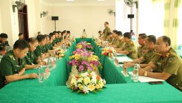 ຕອນເຊົ້າຂອງວັນທີ 26 ມີຖຸນາ 2022 ຢູ່ໂຮງແຮມແທກບັງ ແຂວງຮ່າຕິ່ງ ສສ ຫວຽດນາມ ໄດ້ຈັດກອງປະຊຸມແລກປ່ຽນສະພາບປະຈຳປີ 2022 ລະຫວ່າງ ກອງບັນຊາການທະຫານຊາຍແດນແຂວງຮ່າຕີ່ງ ສສ ຫວຽດນາມ ກັບກອງບັນຊາການ ປກສ ແຂວງບໍລິຄຳໄຊ ສປປ ລາວ. ຝ່າຍລາວນຳໂດຍທ່ານ [&hellip;]