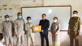 ບັ້ນດຳເນີນການສອບເສັງຈົບຊັ້ນມັດທະຍົມສຶກສາ ຊັ້ນ ມ.7 ປະຈຳສົກຮຽນ 2021 – 2022 ໄດ້ຈັດຂຶ້ນໃນວັນທີ 14 ກໍລະກົດ 2022 ຢູ່ໂຮງຮຽນ ມ.ສ ສີທ່ານາໄຊ, ໃຫ້ກຽດມອບ ແລະ ຕັດຫົວບົດການສອບເສັງ ໂດຍທ່ານ ໂພຄຳ ຈັນທະສຸກ [&hellip;]