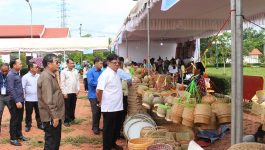 ເພື່ອເປັນການສະເຫຼີມສະຫຼອງວັນສ້າງຕັ້ງສະຫະພັນແມ່ຍິງລາວ ຄົບຮອບ 67 ປີ ແລະ ທັງເປັນການຊຸກຍູ້ ສົ່ງເສີມທ່າແຮງຂອງເອື້ອຍນ້ອງແມ່ຍິງ ທີ່ມີຄວາມອາດສາມາດບົ່ມຊ້ອນ ຂອງນັກທຸລະກິດ, ເສີມຂະຫຍາຍຫົວຄິດປະດິດສ້າງ ເປັນເຈົ້າການໃນການສ້າງຄວາມເຂັ້ມແຂງທາງດ້ານເສດຖະກິດ, ໃນຕອນເຊົ້າຂອງວັນທີ 12 ກໍລະກົດ 2022 ຢູ່ສວນສາທະລະນະ ທ່ານ ສີສົມພອນ ລໍວັນໄຊ ກຸ່ມນັກທຸລະກີດຍິງແຂວງບໍລິຄໍາໄຊ [&hellip;]