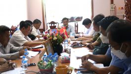 ໃນວັນທີ 25 ກໍລະກົດ 2022 ທີ່ຫ້ອງປະຊຸມໂຄງການຄຸ້ມຄອງປ່າປ້ອງກັນແຫຼ່ງນໍ້າເຂດອ່າງໂຕ່ງນໍ້າຍ້ວງຕອນໃຕ້ ໄດ້ຈັດກອງປະຊຸມສະຫຼຸບຜົນການຈັດຕັ້ງປະຕິບັດວຽກງານ ໄຕມາດ2  ຂຶ້ນ ເປັນປະທານໂດຍ ທ່ານ ພັດທະຈອນ ແກ້ວພຸດທະວົງ ຫົວໜ້າພະແນກກະສິກໍາ ແລະ ປ່າໄມ້ແຂວງບໍລິຄໍາໄຊ ໂດຍມີຕາງໜ້າໂຄງການ, ຜູ້ປະສານງານໂຄງການ ພ້ອມດ້ວຍພະແນກການທີ່ກ່ຽວຂ້ອງເຂົ້າຮ່ວມ. ປ່າປ້ອງກັນແຫລ່ງນໍ້າເຂດອ່າງໂຕ່ງນໍ້າຍ້ວງຕອນໃຕ້ ແມ່ນປ່າປ້ອງກັນໜຶ່ງທີ່ນອນຢູ່ໃນພື້ນທີ່ປ່າປ້ອງກັນແຫ່ງຊາດນໍ້າມ່ວນ-ນໍ້າຍ້ວງ, [&hellip;]
