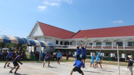 ງານແຂ່ງຂັນກິລາບານສົ່ງຍິງ-ຊາຍ 4 ເສົ້າ ກົມກອງແຮກສ່ຽວ ໄດ້ຈັດຂຶ້ນໃນວັນທີ 28 ກໍລະກົດ 2022 ຢູ່ເດີນຫ້ອງວ່າການປົກຄອງເມືອງທ່າພະບາດ ໃຫ້ກຽດເຂົ້າຮ່ວມໂດຍ ທ່ານ ວົງດອນ ປັນຍານຸວົງ ປະທານແນວລາວສ້າງຊາດເມືອງທ່າພະບາດ ມີການນໍາຂອງເມືອງ, ຫ້ອງການ, ພະນັກງານລັດຖະກອນ ແລະ ພາກສ່ວນກ່ຽວຂ້ອງເຂົ້າຮ່ວມ. ງານກິລາບານສົ່ງຍິງ-ຊາຍ [&hellip;]
