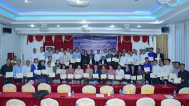 ພິທີເປີດຝຶກອົບຮົມສ້າງຄວາມເຂັ້ມແຂງ ກ່ຽວກັບວຽກງານປະຊາສຳພັນ ແລະ ຫັນເປັນທັນສະໄໝ ໄດ້ຈັດຂຶ້ນໃນຕອນເຊົ້າຂອງວັນທີ 30 ກໍລະກົດ ແລະ ໄດ້ສຳເລັດລົງໃນວັນທີ 03 ສິງຫາ 2022 ຢູ່ຫ້ອງປະຊຸມໂຮງແຮມສິນສະໄໝ ເມືອງສາລະວັນ ແຂວງສາລະວັນ ໃຫ້ກຽດເຂົ້າຮ່ວມເປັນປະທານຂອງທ່ານ ສະຖິດ ເພັດສິງເລືອງ ຫົວໜ້າກົມປະຊາສໍາພັນ ຫ້ອງວ່າການສຳນັກງານນາຍົກ [&hellip;]